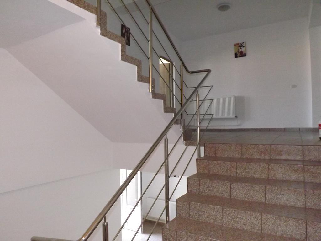 Casa Dobrescu Centura De Nord Hotel Craiova Luaran gambar