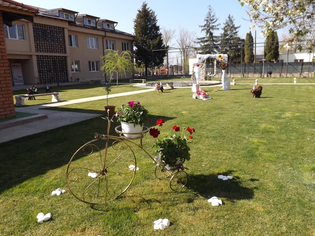 Casa Dobrescu Centura De Nord Hotel Craiova Luaran gambar